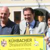 Freuen sich auf das Kühbacher Brauereifest:: (von links) Uli Städele, Fördervereinsvorsitzender Norbert Peters sowie  Umberto  Freiherr  von Beck-Peccoz und Jutta Hahn von der Brauerei.