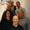 Mit Robert Guha (vorne), Claudia Mayer, Markus Schöning (zweite Reihe rechts), Ulrich Wolter (dritte Reihe links) Jörg Brink und Rudolf Korbelar (hinten) tritt die Lebensqualität Ried bei der Kommunalwahl 2020 an. 