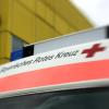 Nach einem Unfall in Roggenburg ist ein verletzter Motorradfahrer vom Rettungsdienst in ein Krankenhaus gebracht worden. 