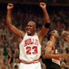 Michael Jordan von den Chicago Bulls feiert einen Sieg.