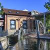 In Augsburg gibt es auch eine Reihe kleiner Wasserkraftwerke, wie hier am Schäfflerbach. 	