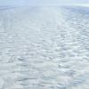 Die Luftaufnahme zeigt den am längsten und schnellsten fließenden Gletscher der Antarktis, den Pine-Island-Gletscher.