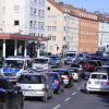 Etwa 60 Menschen protestierten mit einem Autokorso durch die Augsburger Innenstadt gegen die Corona-Politik. Das Polizeiaufgebot war groß.