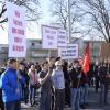 Mitarbeiter von Ledvance in Augsburg beteiligen sich am Warnstreik der IG Metall.