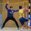 Torhüter Stefan Walther übernimmt vorübergehend das Traineramt bei Aichachs Handballern. 	

