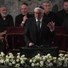 Bundespräsident Frank-Walter Steinmeier sprach gestern Abend beim offiziellen Jubiläums-Festakt zum 100-jährigen Bestehen der Augsburger Synagoge, begleitet von seiner Frau Elke Büdenbender. Unter den Ehrengästen und Rednern war auch Bayerns Ministerpräsident Horst Seehofer. 	