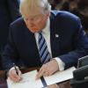 Sorgt mit seinen Unterschriften für Misstöne in der internationalen Politik: US-Präsident Donald Trump.