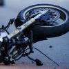 Bei einem Unfall am Leuthauer Berg zog sich der Sozius eines Motorradfahrers Knochenbrüche zu. 	