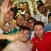 Zurück im „Wohnzimmer“ Kreisklasse: Die Spieler von Türk GB Günzburg feiern den Titelgewinn in der A-Klasse.  	