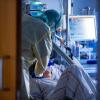 Viele Krankenhäuser in Bayern verschieben wegen der angespannten Corona-Situation bereits nicht notwendige-medizinische Eingriffe. 