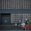 Am Berliner Breitscheidplatz ist eine Gedenkstelle für die Opfer des Terroranschlags eingerichtet worden. Immer mehr Verfehlungen der Ermittlungsbehörden werden nun öffentlich.