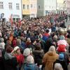 Auf dem Hauptplatz ist am Freitag eine Kundgebung des Bürgerbündnisses gegen Rechtsextremismus geplant. Der Grund: eine Veranstaltung der AfD am Abend im Sportzentrum. 	Archivbild