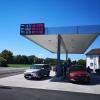 Großzügige Anlage – die neue Tankstelle in Wagenhofen, an der man 24 Stunden tanken kann.