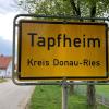In Tapfheim wurde ein Ortsschild geklaut. 