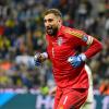 Italiens Torwart Gianluigi Donnarumma feiert mit seiner Mannschaft den Einzug in die EM-Endrunde.