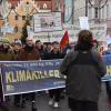 100 Demonstranten zogen am Freitagnachmitag durch Donaiuwörth für ein besseres Klima. 
