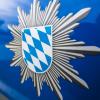 In Höchstadt an der Donau wurde ein 21-jähriger Radfahrer von einem Maishäcksler erfasst und schwer dabei verletzt. 