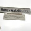 Ein Erläuterungsschild an der Hans-Watzlik-Straße in Lechhausen.