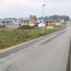 Auf der Straßenverbindung östlich des neuen Baugebietes "Am Brunnen" in Rehling wird oft zu schnell gefahren. Der Gemeinderat hat nun eine Geschwindigkeitsbeschränkung beschlossen.