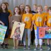 Die Chorklasse der Ulrich-von-Thürheim-Grundschule in Buttenwiesen mit ihrem Beitrag „Bilder zeigen die Welt“.