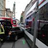 Eine Straßenbahn und ein Auto waren im Kreuzungsbereich der Karolinenstraße in einen Unfall verwickelt.