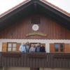 Nach langer Corona-Pause freut sich das erste Hüttendienst-Team auf seine Gäste: Vorstand Thomas Kugler mit
Sohn Bastian, Angelika und Hans Ernst sowie Steffi Kugler (von links).