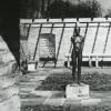 1954: Das grazile Bronzemädchen im Rosengarten am Roten Tor. Hier verbrachte es fast 50 Jahre.