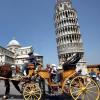 Schön und schräg: Besonders viele Besucher dürfen aktuell immer noch nicht nach oben auf den „Torre pendente di Pisa“. 	
