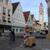 Die Sanierung der historischen Innenstadt in Schrobenhausen geht zügig voran. Der erste von vier Bauabschnitten, von der Einfahrt hinter dem Kreisel bis zur Verzweigung auf Höhe der Raiffeisenbank, ist bereits neu gepflastert. 