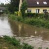 Der Brunnenbach schwoll nach den heftigen Regenfällen am Sonntag in Mörslingen deutlich an. Dank des Hochwasser-Rückhaltebeckens gab es aber keine Überschwemmungen.  	