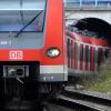 In einer S-Bahn in war es in München zu einer Attacke gekommen. Jetzt konnte die Polizei einen Tatverdächtigen ermitteln. 