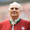 Uli Hoeneß will sich am Freitag wieder an die Vereinsspitze des FC Bayern wählen lassen.