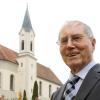 Pfarrer Richard Harlacher ist seit 50 Jahren Pfarrer von Gundremmingen und der Filialkirche St. Ursula in Schnuttenbach. Ohne sein Wirken würde heute dort vieles anders aussehen. Am Sonntag wird sein Jubiläum groß gefeiert, bevor er zum Ende des Jahres in den Ruhestand geht.