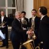 Bundespräsident Joachim Gauck bedankt sich bei Johannes Lipp (rechts) und seinen Kollegen vom Blechbläserquintett des Deutschen Symphonieorchesters (DSO) für ein gelungenes Konzert.