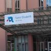 An der KJF Klinik Sankt Elisabeth in Neuburg hat sich Personal mit dem Coronavirus infiziert.  	