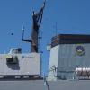 Ein Laserwaffendemonstrator, der in einem 20-Fuß-Container auf Deck der Fregatte «Sachsen» integriert ist.