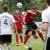 90 Minuten mussten sich Christian Schön und der SV Thierhaupten ziemlich ins Zeug legen, bis man durch zwei Elfmetertreffer von Benjamin Ullmann (im Hintergrund) gegen den FC Gerolsbach noch zum ersten Saisonsieg kam. 	