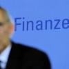 Schäuble muss weniger neue Schulden machen