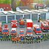 Knapp 100 ehrenamtlich Aktive und 20 Fahrzeuge gewährleisten eine schnelle Hilfe bei den unterschiedlichsten Einsätzen. Unser Bild zeigt die Krumbacher Feuerwehrtruppe  im Jahre 2015.