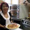 Seit November betreibt Hoa Huynh den Pfarrstadl in Erisried. Sie bietet italienische und gutbürgerliche Speisen an. Da darf die Pizza auf der Speisekarte natürlich nicht fehlen