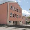 Die Pöttmeser Wirtschaftsschule ist in der Grund- und Mittelschule der Marktgemeinde zu finden. Sie startete ihren Betrieb im Jahr 2011. 	