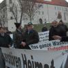 Gegner der geplanten Flutpolder haben am Freitag Umweltministerin Ulrike Scharf mit Pfiffen und Transparenten vor dem Höchstädter Schloss empfangen. Dort wurden Mandatsträger aus der Region über den Stand bei der Flutpolder-Planung informiert. 