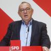 Der SPD-Vorsitzende Norbert Walter-Borjans kann sich eine Mitgliederbefragung zum möglichen Koalitionsvertrag vorstellen.