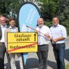 Herman van Voorst, Florian Pawlik, Bürgermeister Siegfried Luge und Rainer Staar freuen sich auf das schnelle Internet in der Gemeinde Eching. 