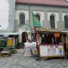 Das Klimacamp auf dem Fischmarkt zwischen Rathaus und Perlachturm (im Hintergrund der Eingang zur Kirche St. Peter).