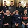 Ein paar neue Gesichter gibt es in der Führungsriege der Feuerwehr Schönbach: (stehend von links) Kreisbrandrat Christian Happach, Kreisbrandmeister Andreas Stegmann, Stefan Dirmeir, Markus Fendt, Matthias Stemmer, Matthias Appel, Michael Bachmeir, Alexander Hofner, Kommandant Manfred Stark und Bürgermeister Xaver Ziegler; (sitzend von links) Richard Strobl, Peter Appel, Vorsitzender Stefan Kölbl, Sebastian Stark und Dominik Stark. 	