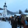In einem der vergangenen Jahre ein wahres Winterwunderland: der idyllische Adventsmarkt in Wellheim am Fuße der Burgruine.
