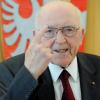 Der frühere bayerische Innenminister und Günzburger Landrat Bruno Merk ist gestern Morgen überraschend gestorben.  