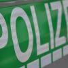 Bei einem nächtlichen Brandanschlag sind sieben Mannschaftsbusse der bayerischen Bereitschaftspolizei wetgehend zerstört worden. 