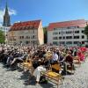 Die Sitze in den vorderen Reihen füllten sich noch, aber einige Plätze blieben bei der Schwörfeier 2021 in Ulm frei.